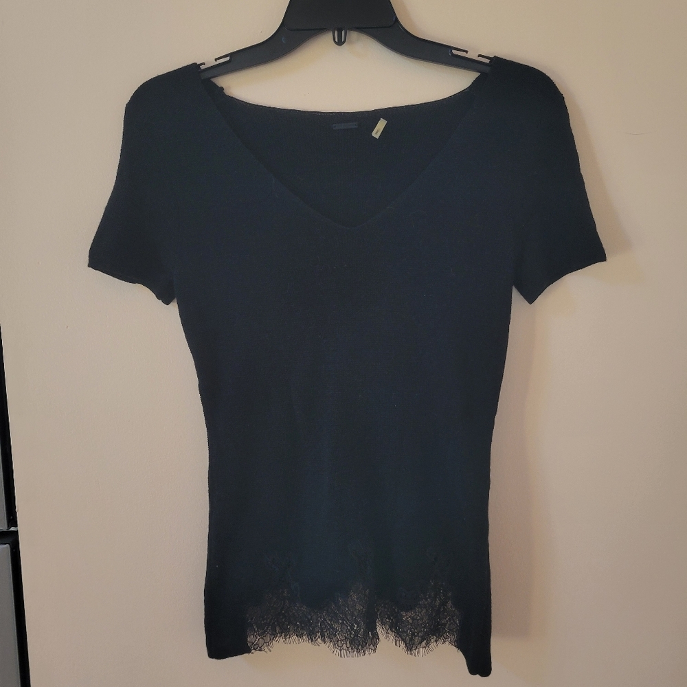 ☀️ Elie Tahari Black Lace Trim T-Shirt